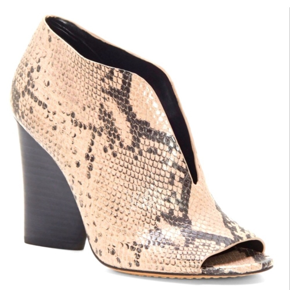 Vince Camuto Andrita snakeskin peep toe chunky heels.